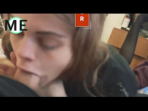❤️ Πούτσος στο λαιμό της, σκισμένο καλσόν και σκισμένα τακούνια ❌ Ανώμαλο βίντεο ❤